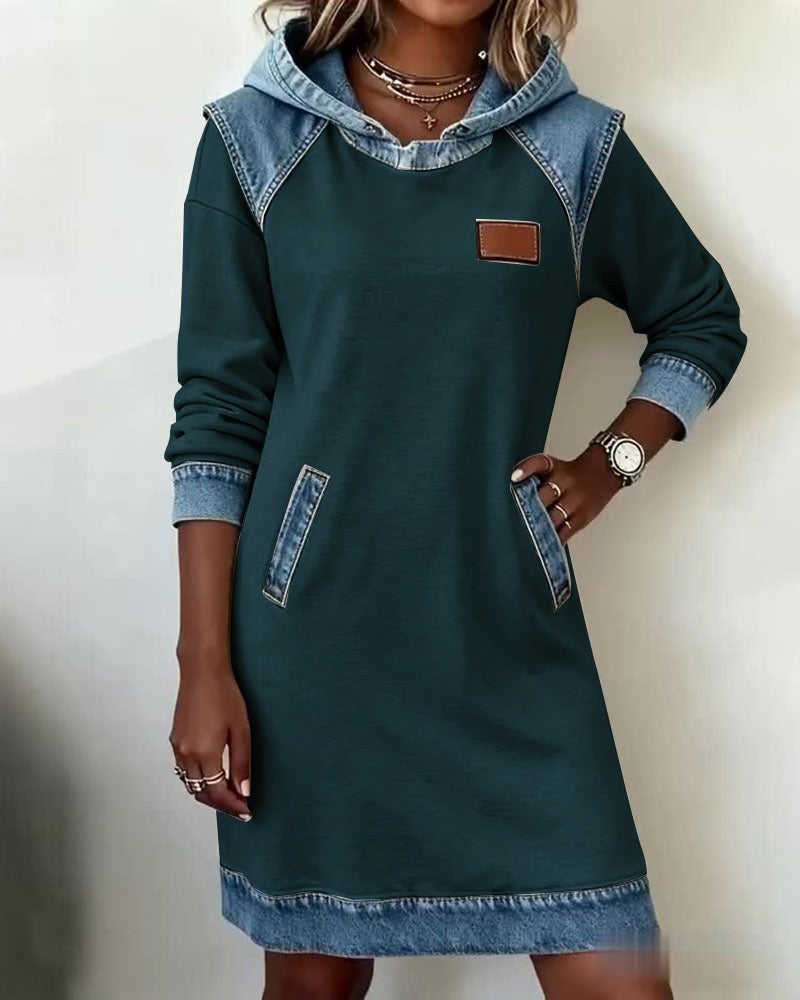 Robe à capuche avec empiècements denim