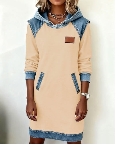Robe à capuche avec empiècements denim