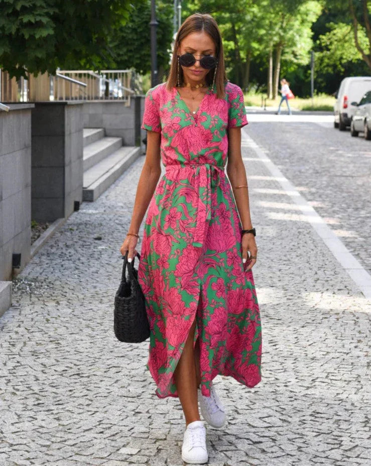 Barbara | Robe midi croisée au style vibrant