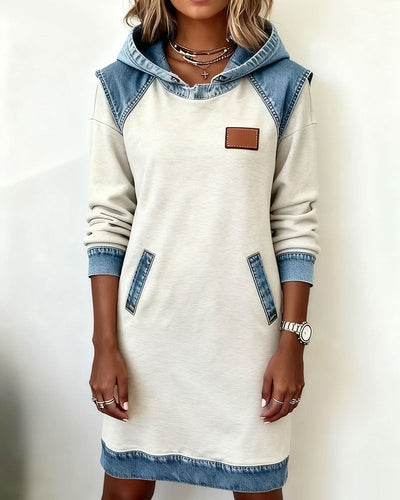 Robe à capuche avec empiècements denim