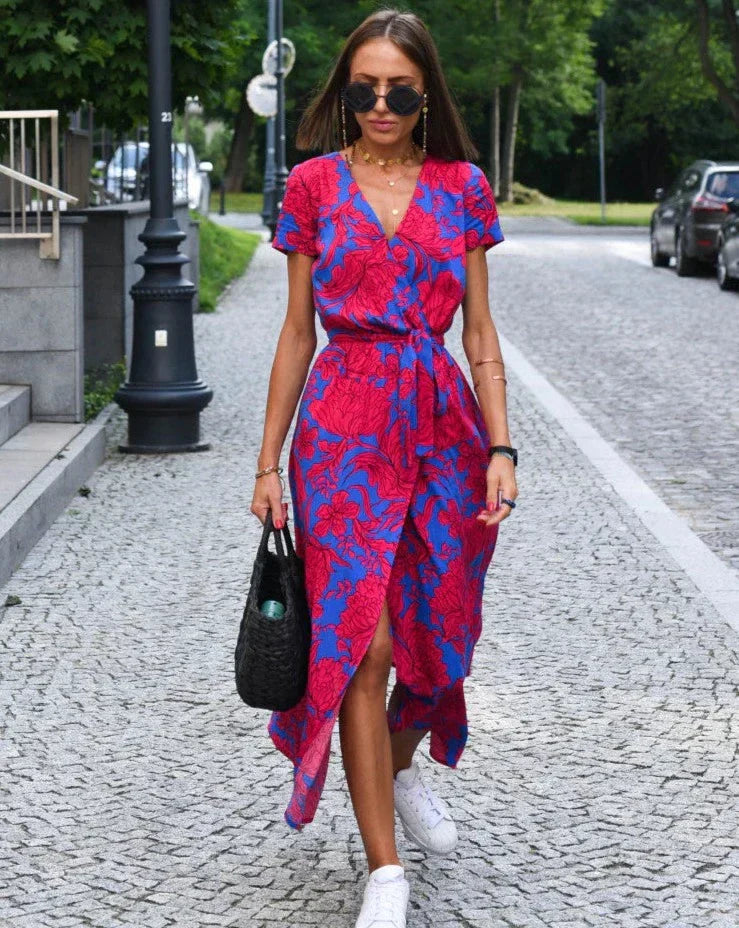 Barbara | Robe midi croisée au style vibrant