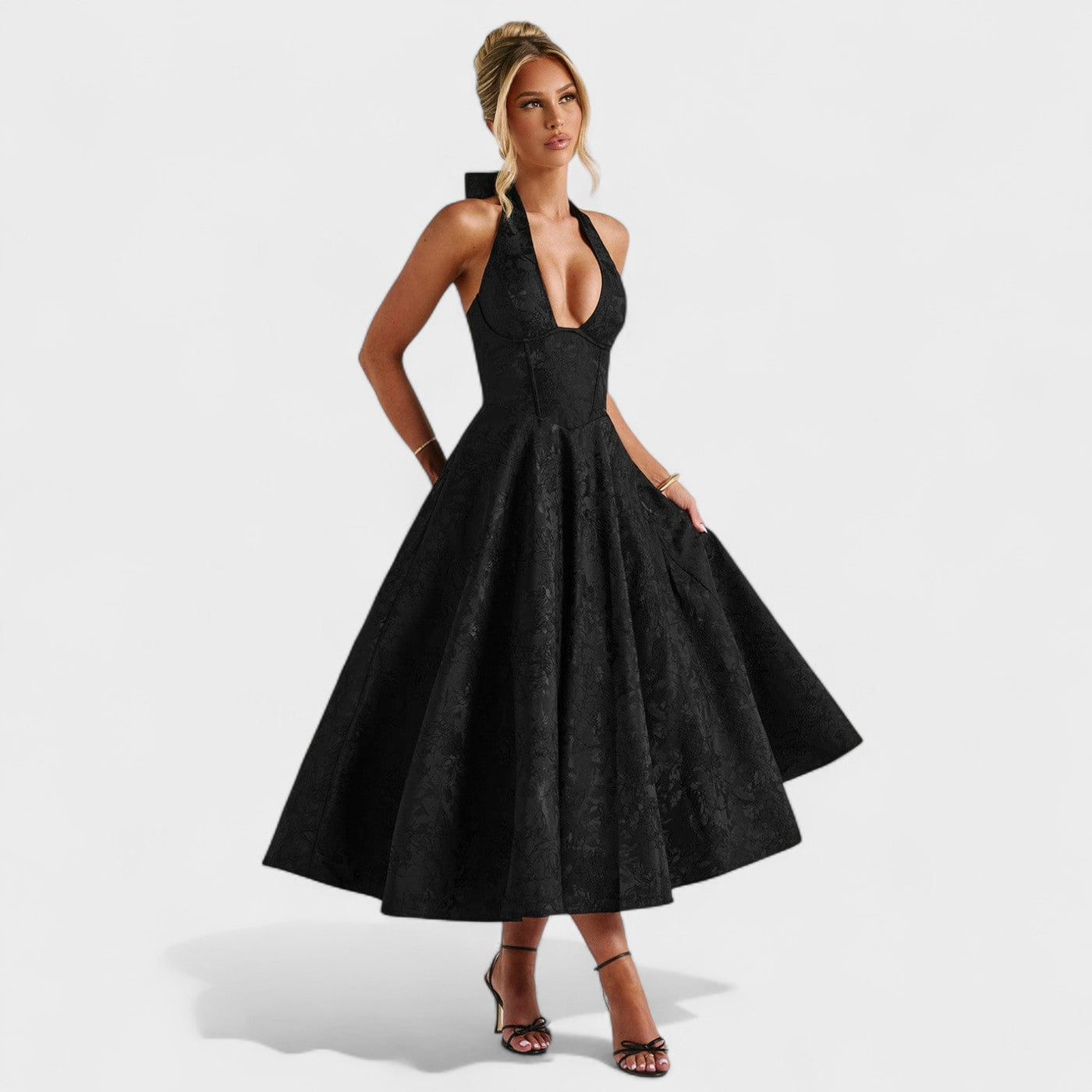 Effie – Robe Midi Texturée avec Décolleté Halter