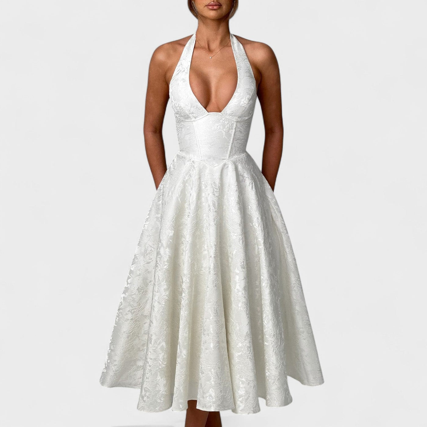 Effie – Robe Midi Texturée avec Décolleté Halter