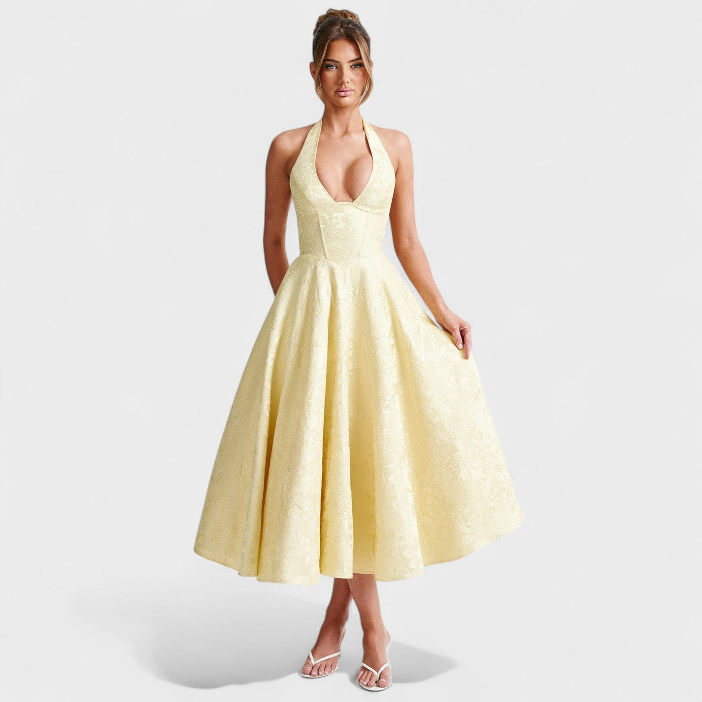 Effie – Robe Midi Texturée avec Décolleté Halter