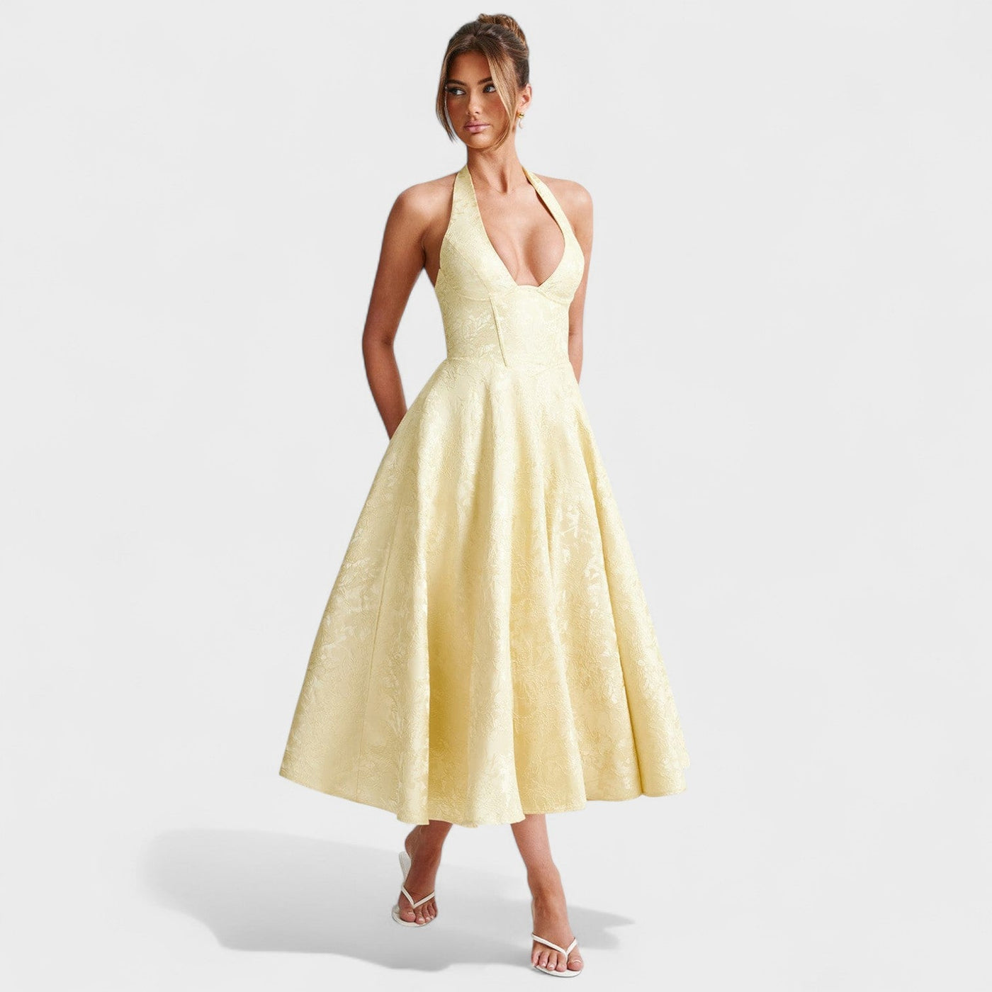 Effie – Robe Midi Texturée avec Décolleté Halter