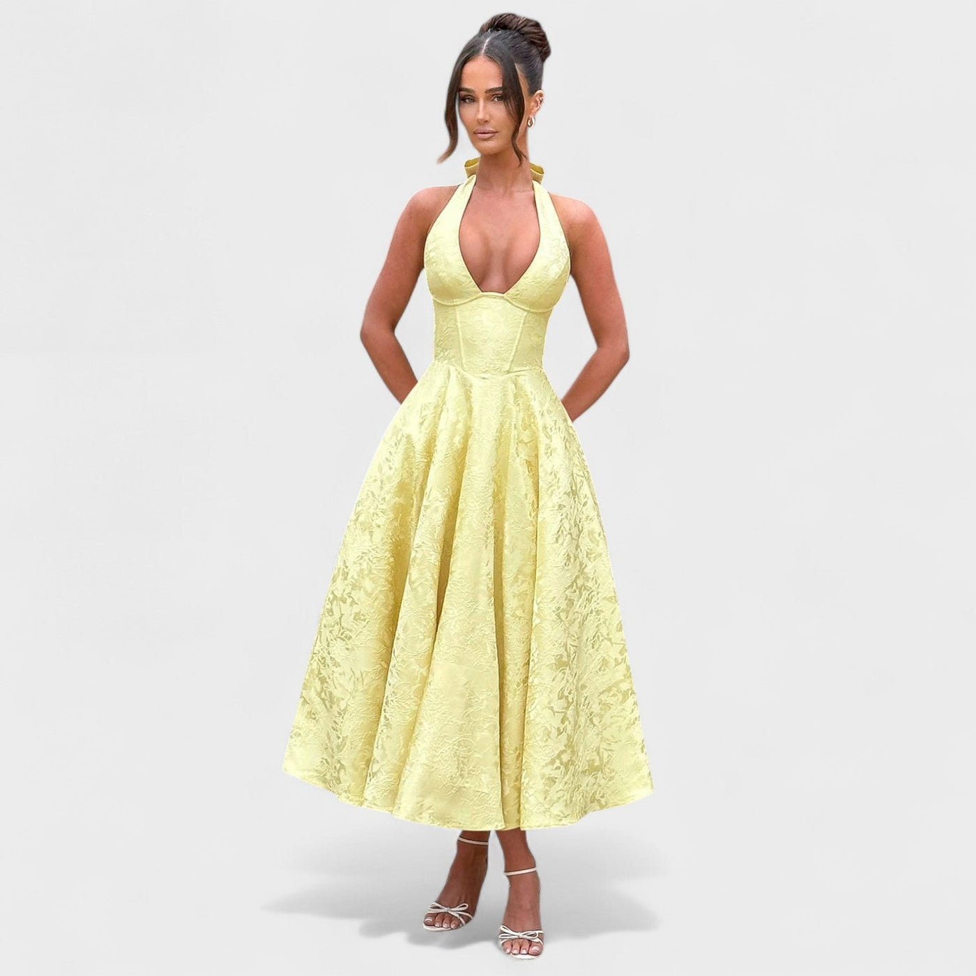 Effie – Robe Midi Texturée avec Décolleté Halter