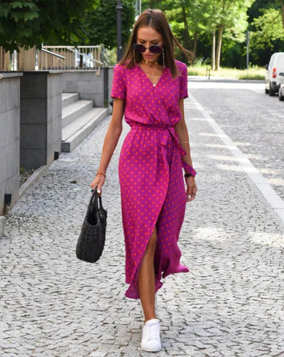 Barbara | Robe midi croisée au style vibrant