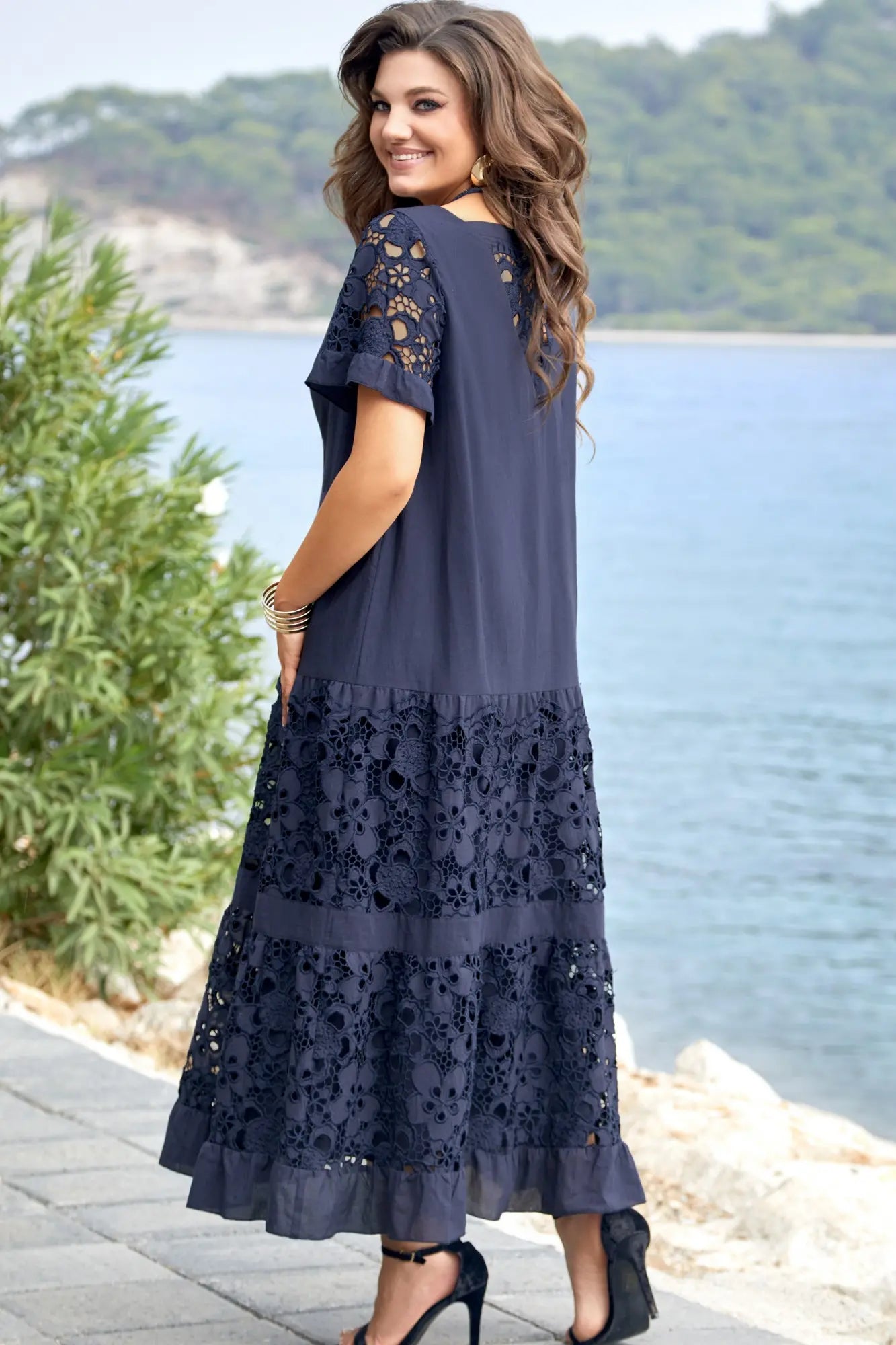 Kalina | Robe longue en dentelle bleu marine